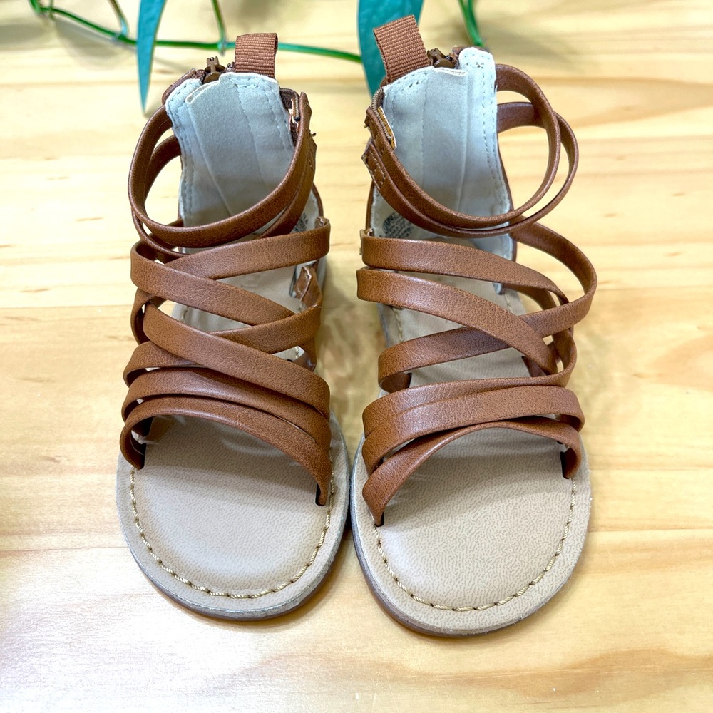 NWOT Old Navy Brown Toddler Strap Sandals, size 5